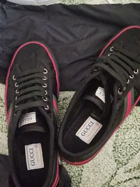 Unisex GUCCI Black Tennis Sneakers with Signature Web Stripe Women 39 Mens 7.5